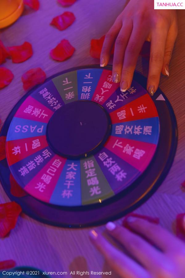 王语纯 王雨纯 [XiuRen]高清写真图 2021.09.30 No.4025 模特合集第13张图片
